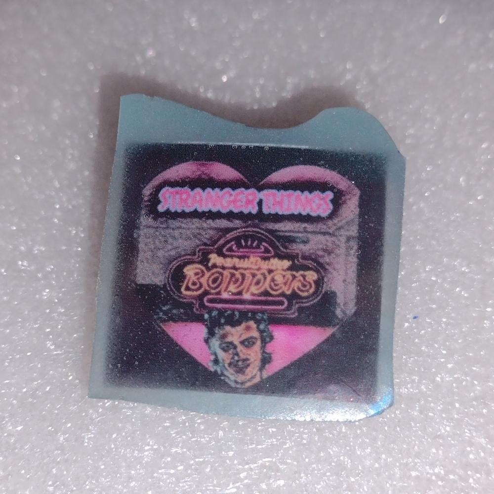 STRANGER THINGS 5 STEVE HARRINGTON PEANUT BUTTER BOPPERS GLOW PIN
